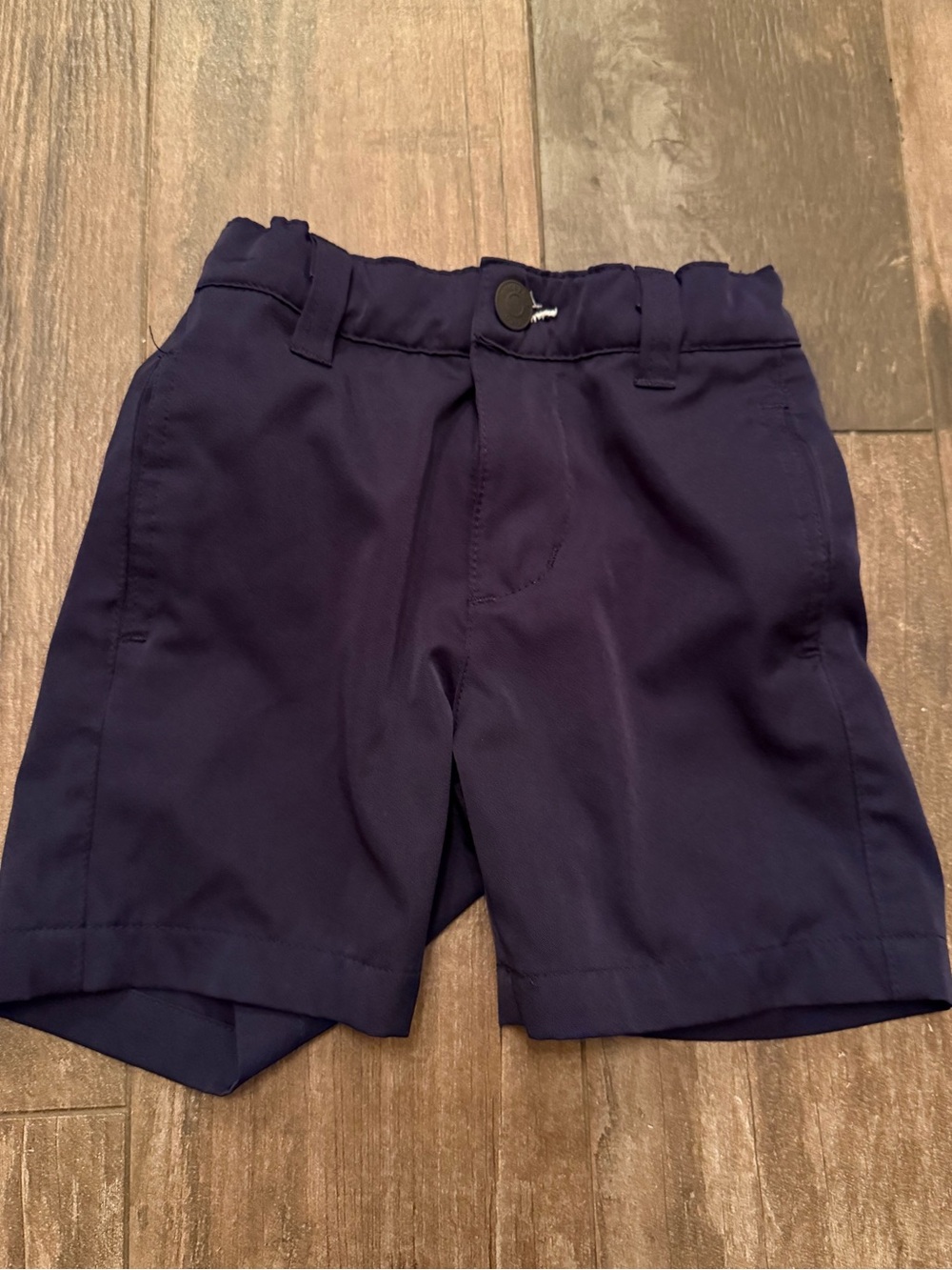 Properly tied boys 4t short navy EUC